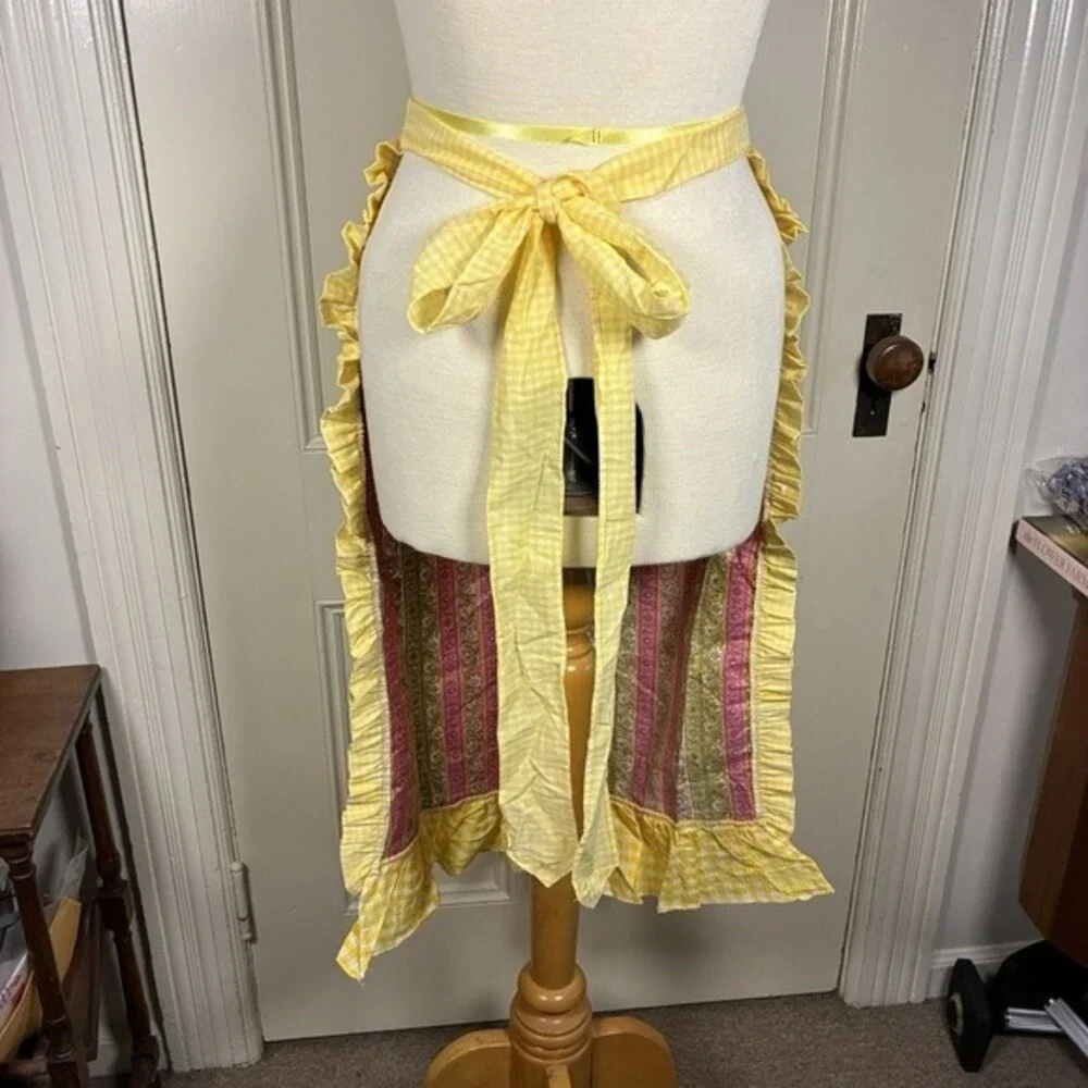 Vintage Hostess Apron Susan Bee Midi Length Unused Rare Retro Ruffle Pockets